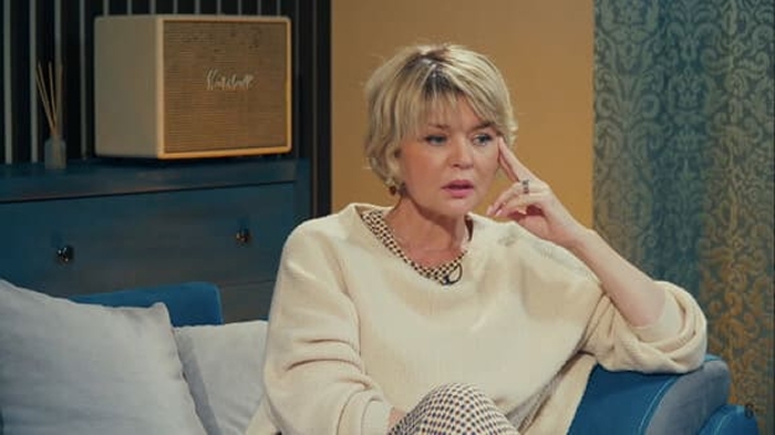 Юлия Меньшова, задумчивый взгляд